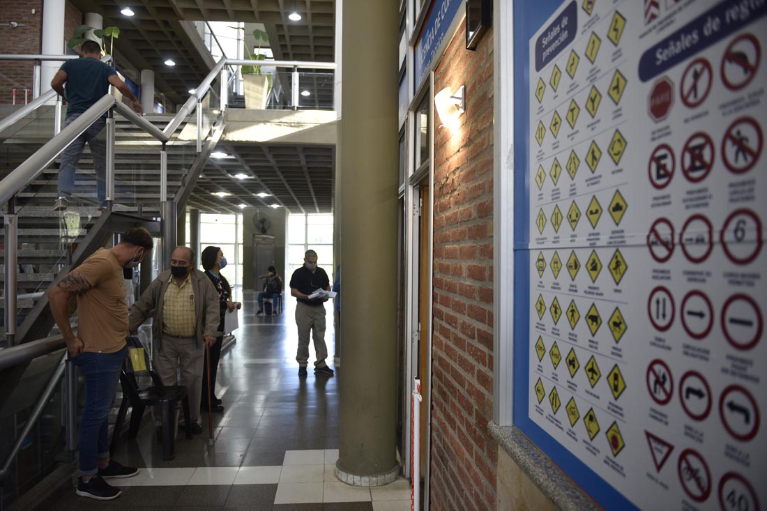 El trámite de licencias de conducir podrá seguir siendo presencial ( Ramiro Pereyra / La Voz)