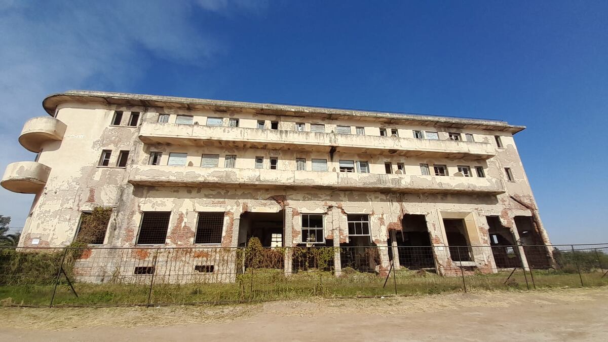 El Gran Hotel Viena, en el centro de una disputa legal por su titularidad. (La Voz)
