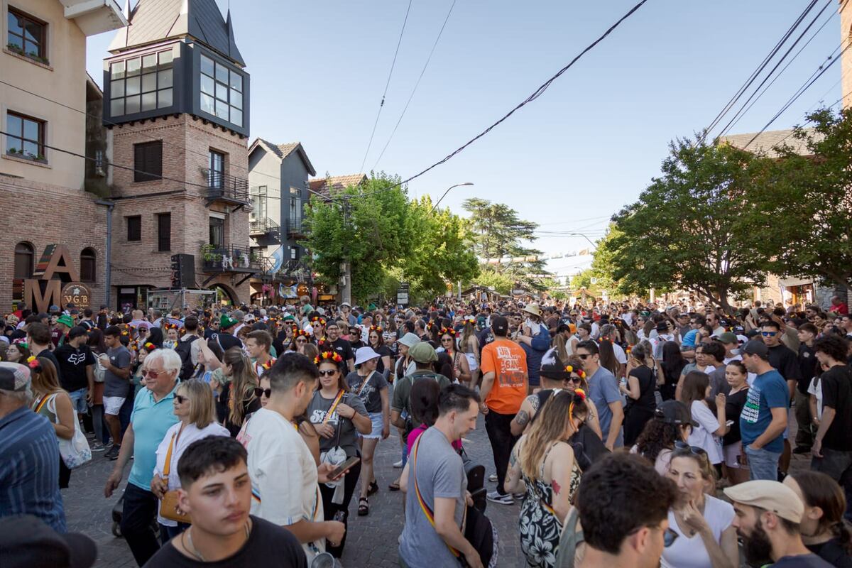 Villa General Belgrano. El centro repleto por la Oktoberfest 2025 (Municipio)