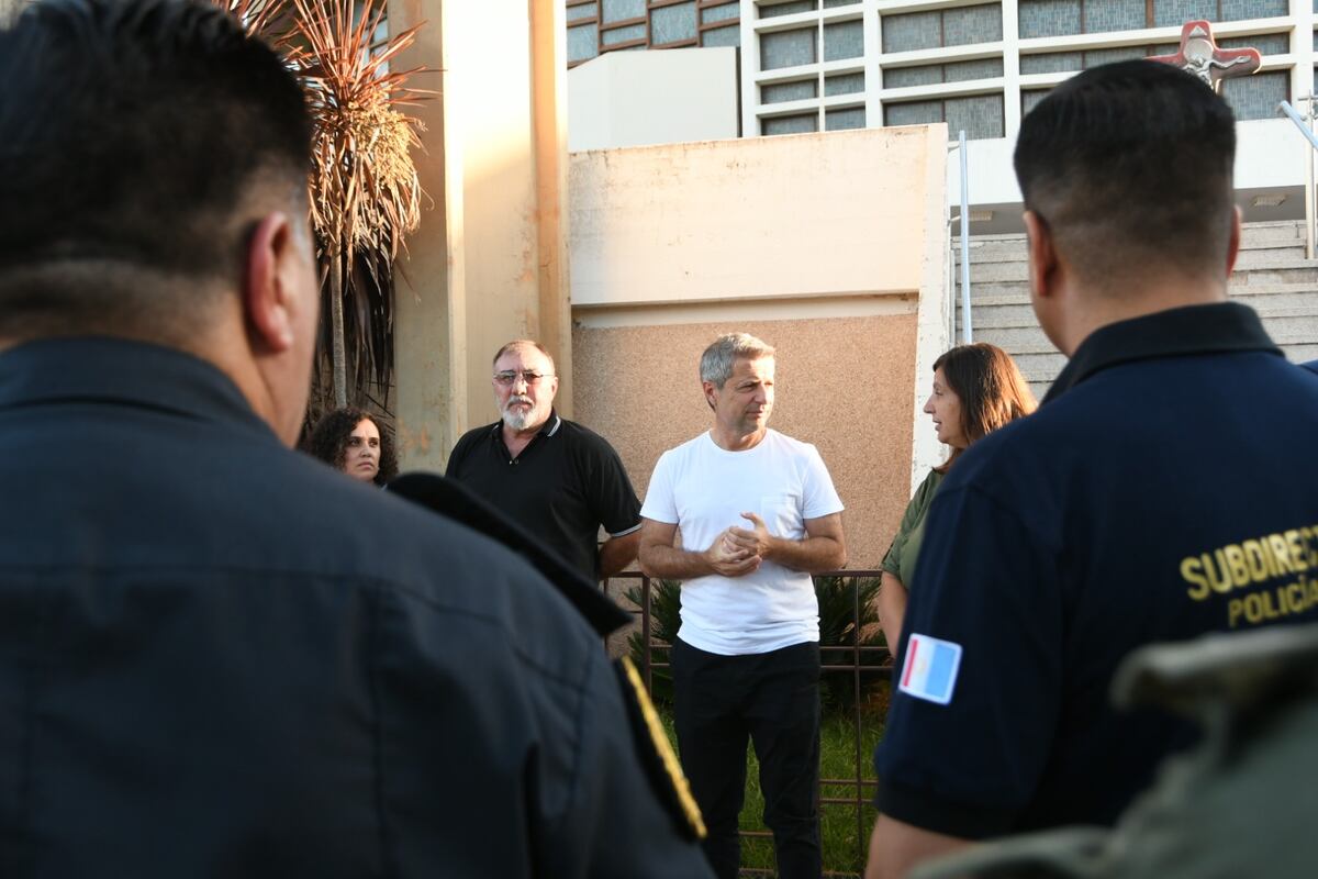 El operativo se llevó adelante con la presencia de fuerzas policiales provinciales y nacionales.