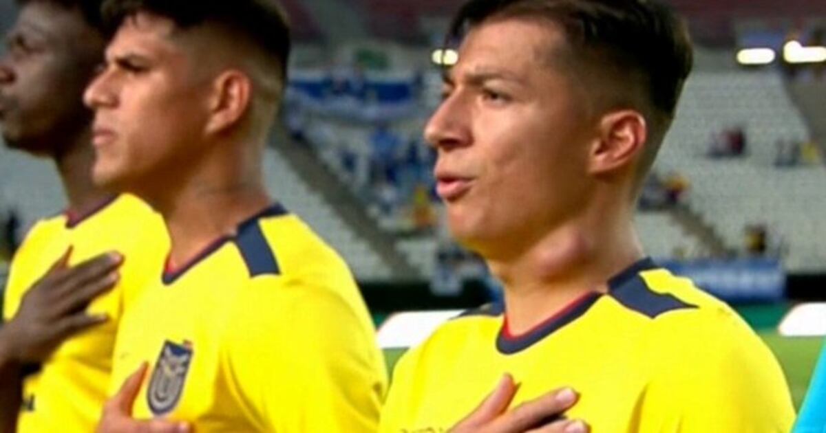 Al volante de Talleres, Alan Franco, se lo pudo ver con un llamativo relieve en el cuello que causó revuelo en redes. (Captura)
