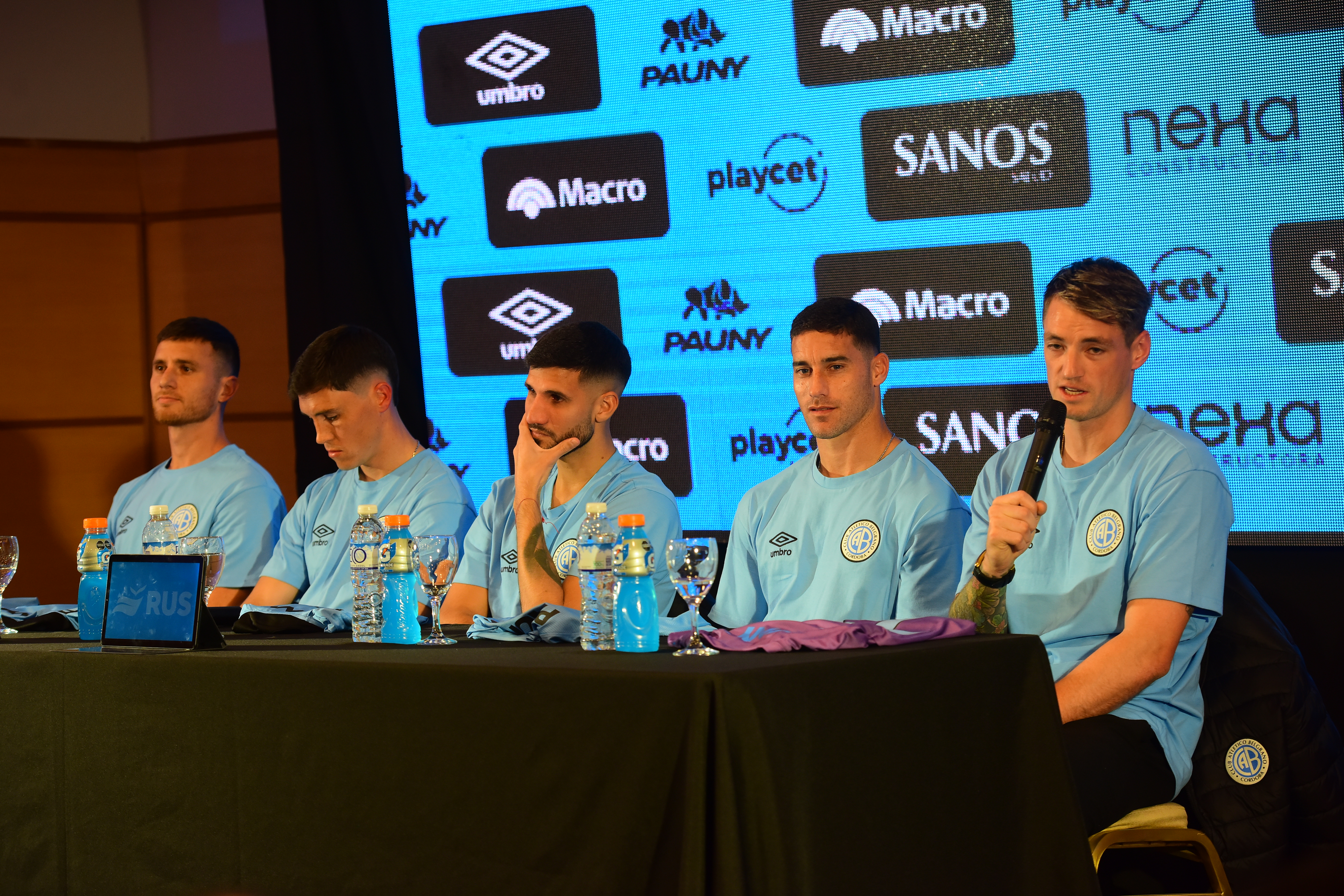 Adrián Spörle, Federico Ricca, Lisandro López, Leonardo Morales y Thiago Cardozo, arquero.