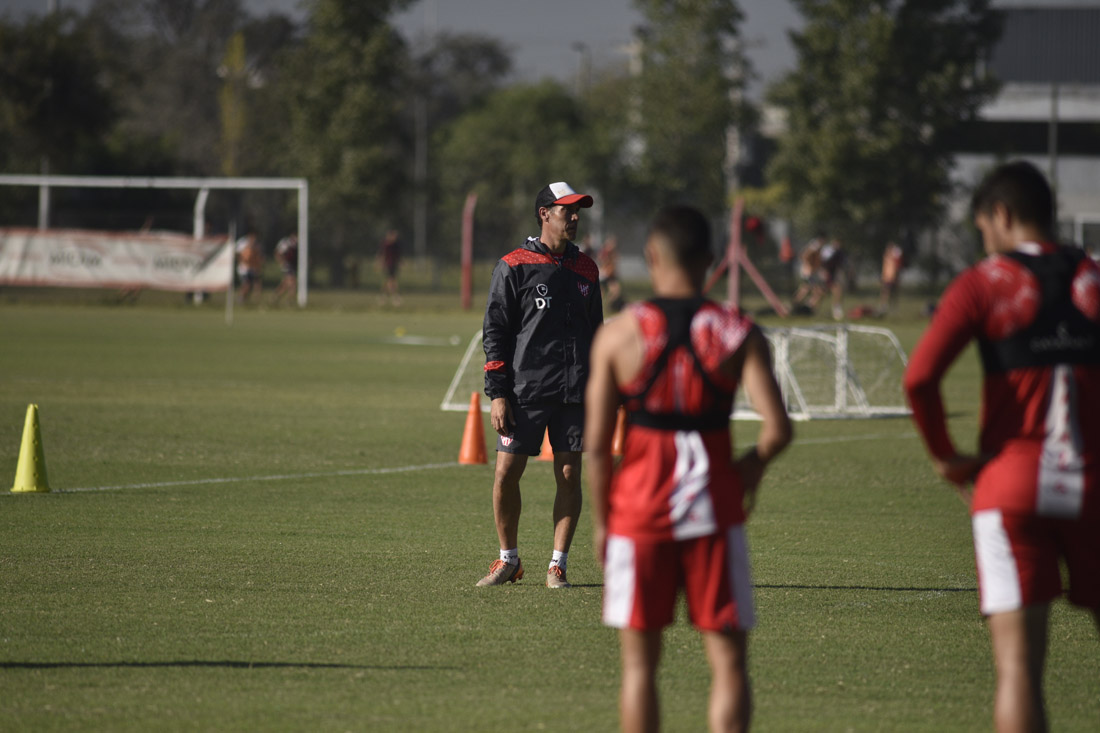 Lucas Bovaglio. DT de Instituto en la Agustina ( Ramiro Pereyra / La Voz )