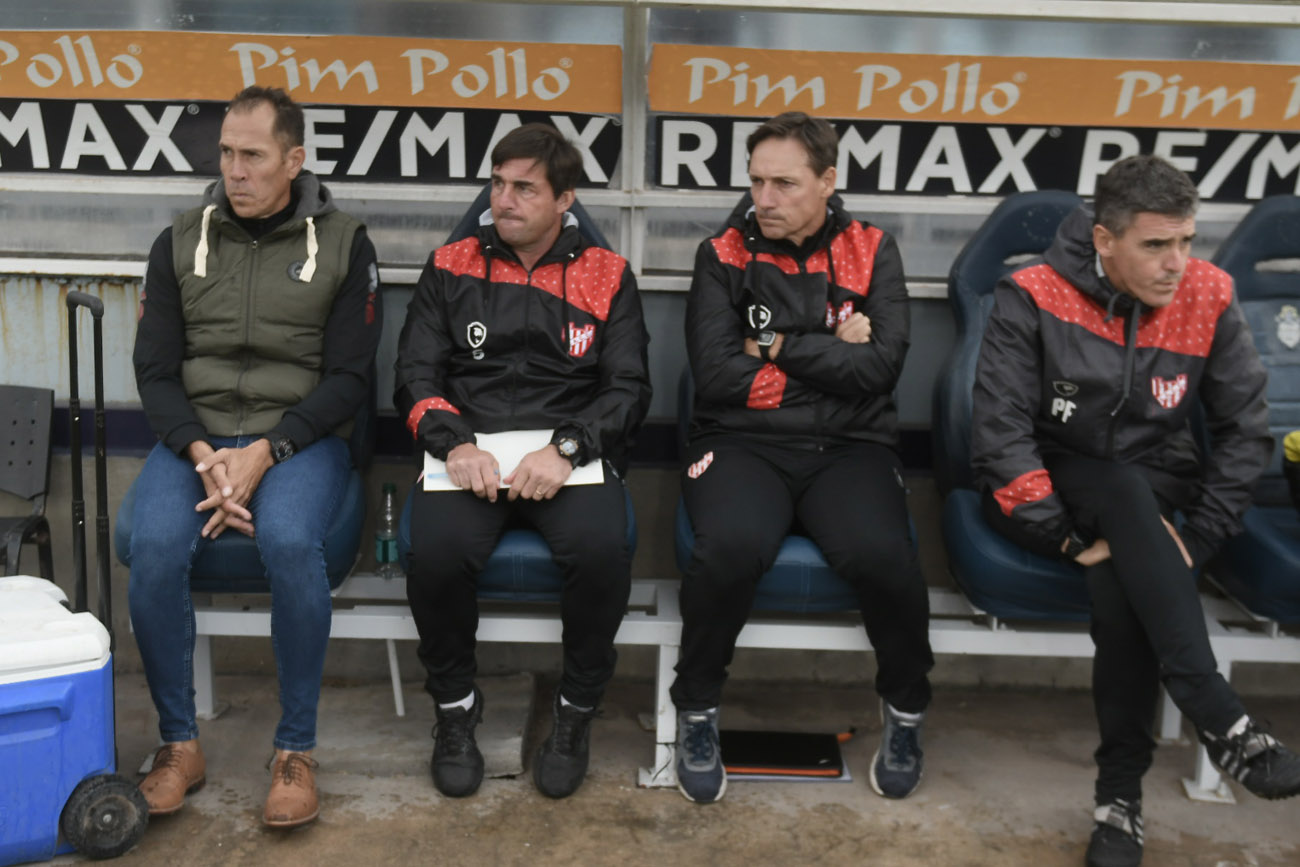 Instituto sufrió su primera caída en el campeonato este viernes y fue 2-0 ante Gimnasia en La Plata en el encuentro que inició la cuarta jornada de la Liga Profesional de Fútbol. (Federico López Claro / La Voz)