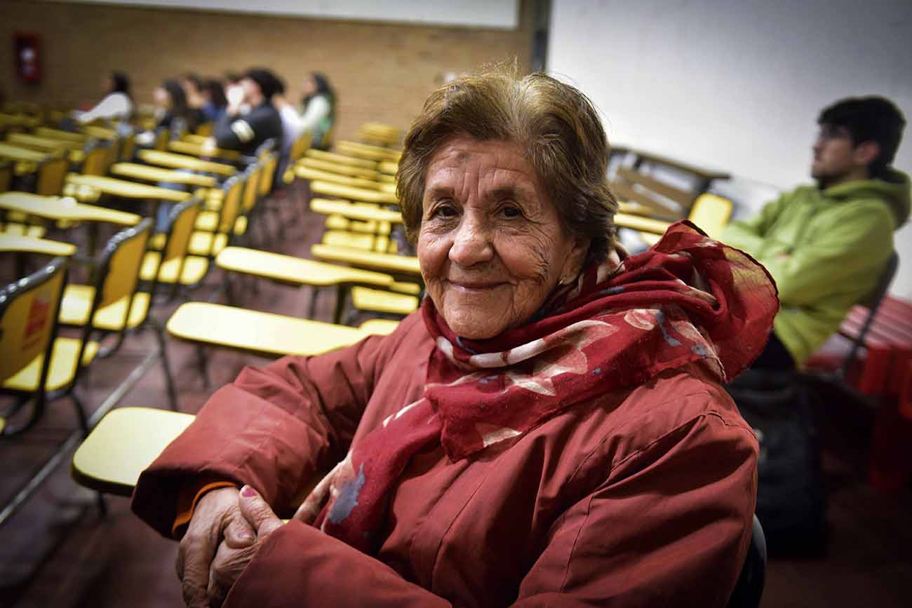 Dionisia Guzmán no se perdía nunca una clase. (José Gabriel Hernández / La Voz)