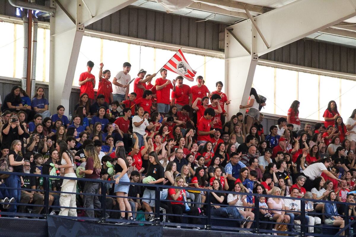 Hinchada del Jockey CC en el Nacional de Clubes A de handball. ( Prensa CAH / @judonet).