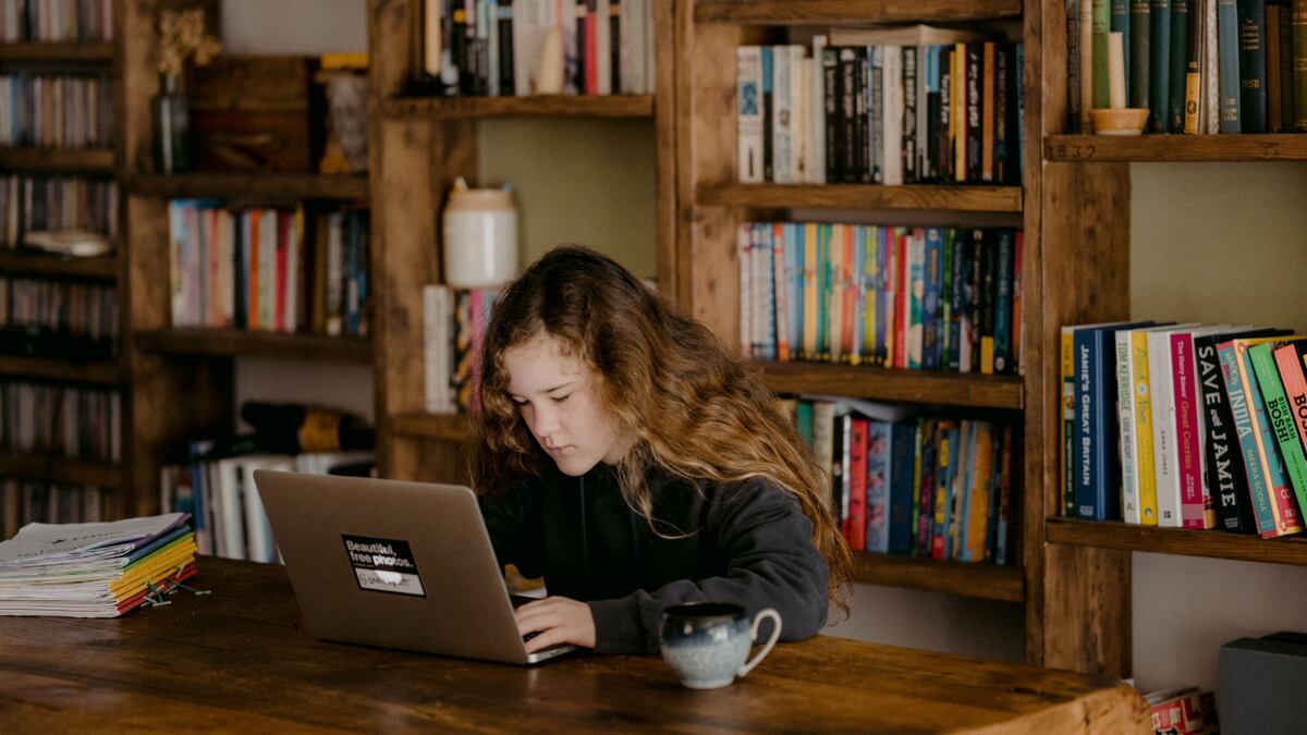 Según el IUDPT, el 92% de los estudiantes usa ChatGPT para ayudarse con las tareas académicas, pese a que esta herramienta no es capaz de verificar la información que proporciona ni evaluar su fiabilidad. Foto: Gentileza Facultad de Educación de la Universidad de Cambridge.