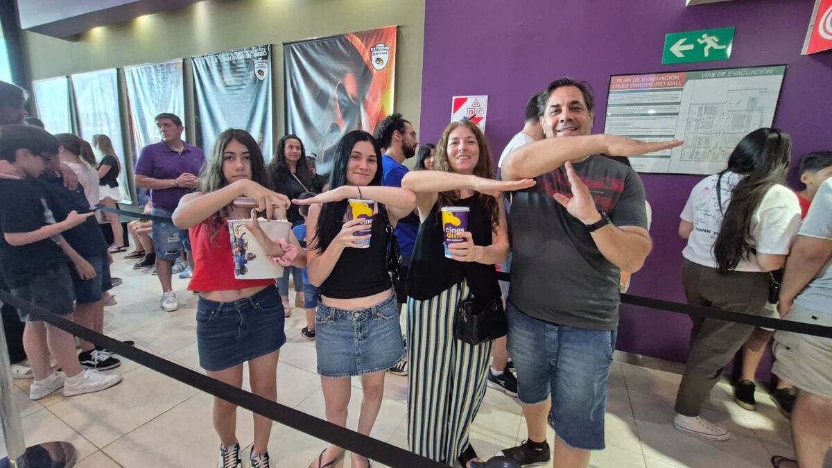 Socias y socios de Talleres accedieron a una experiencia única con Club La Voz. Asistieron a la función de Zootopia 2 en los Cines Dino de Ruta 20. (La Voz)