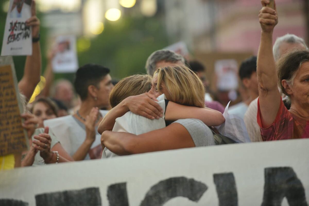 Marcha en el centro de Córdoba por Sebastián Villarreal. (Javier Ferreyra / La Voz)
