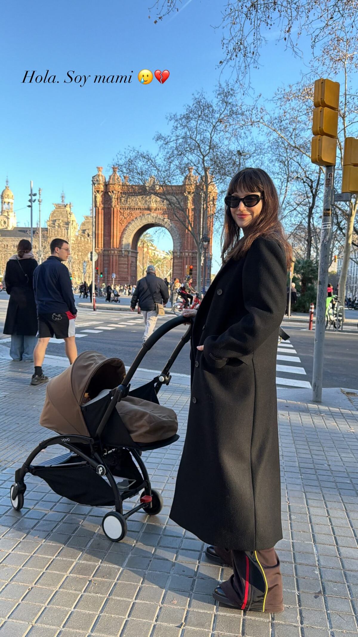Úrsula Corberó mostró el primer paseo de Dante.