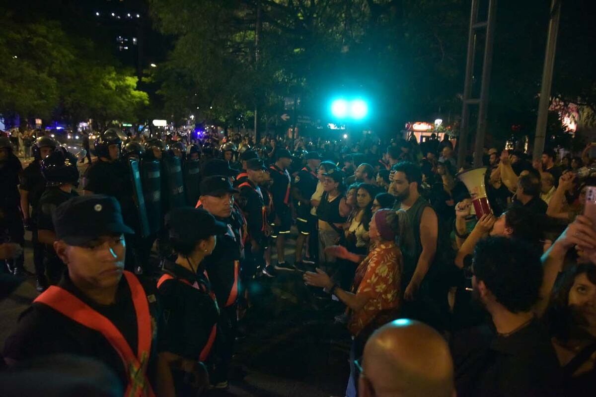 cacerolazo en patio olmos
