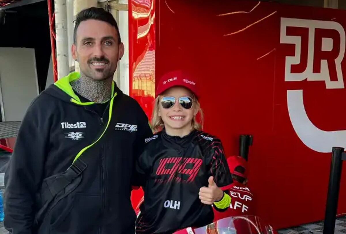 El instructor Diego Pierluigi junto a Lorenzo Somaschini (Foto gentileza)