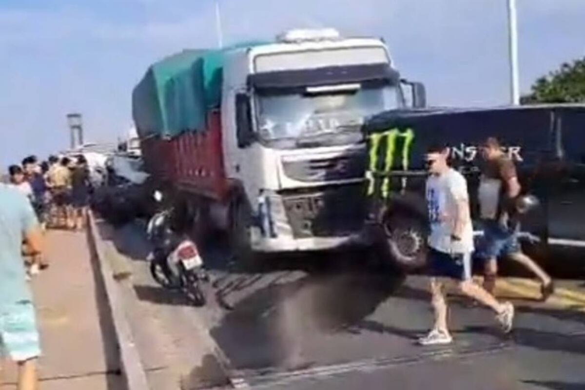 Murió uno de los heridos por el choque en el puente que une Chaco y Corrientes. (Redes sociales)