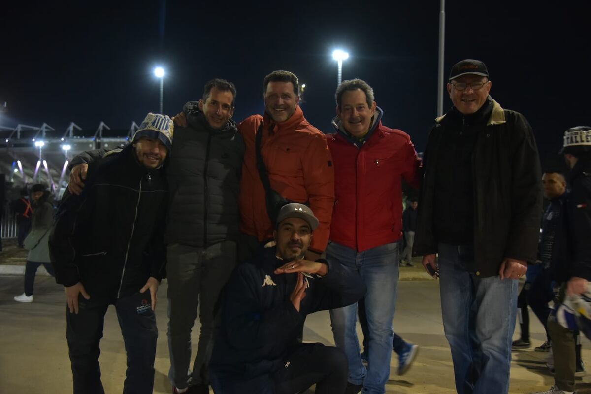 Las y los Cara 'e Cancha de Talleres en la previa del partido con Vélez por la Copa Libertadores. (Facundo Luque y Javier Ferreyra)