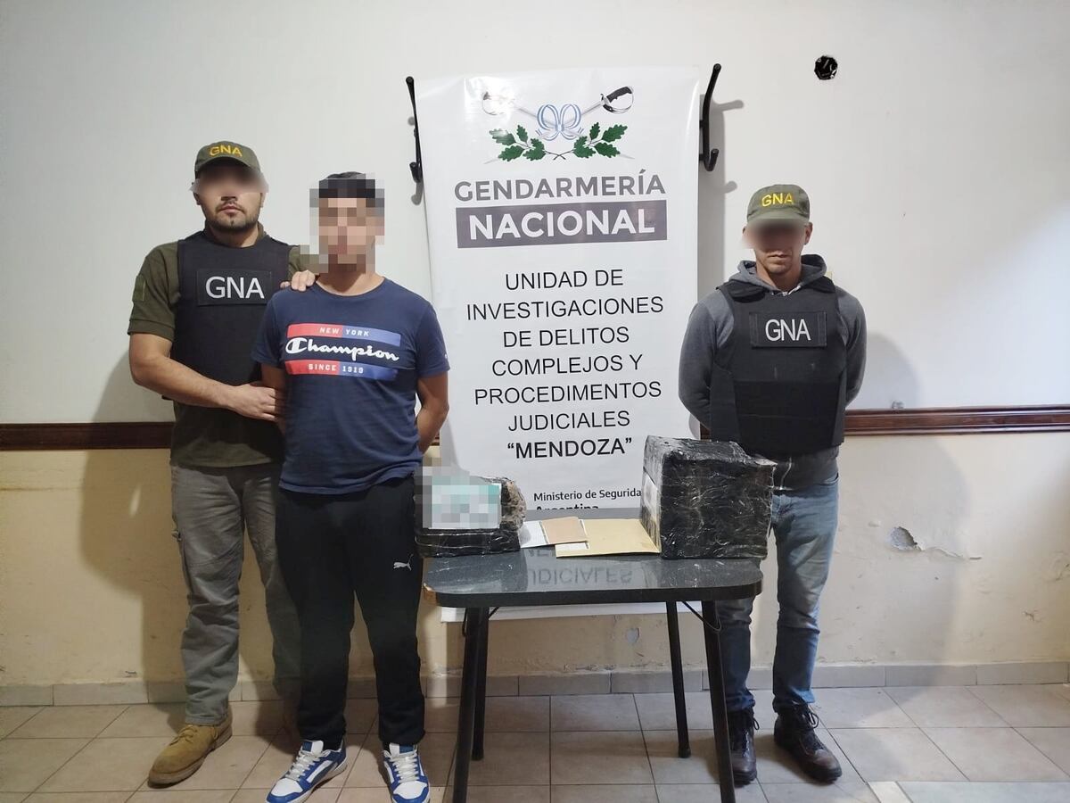 En medio de la trama del fentanilo contaminado, Gendarmería incautó 500 dosis de la droga en un envío. (Gentileza)