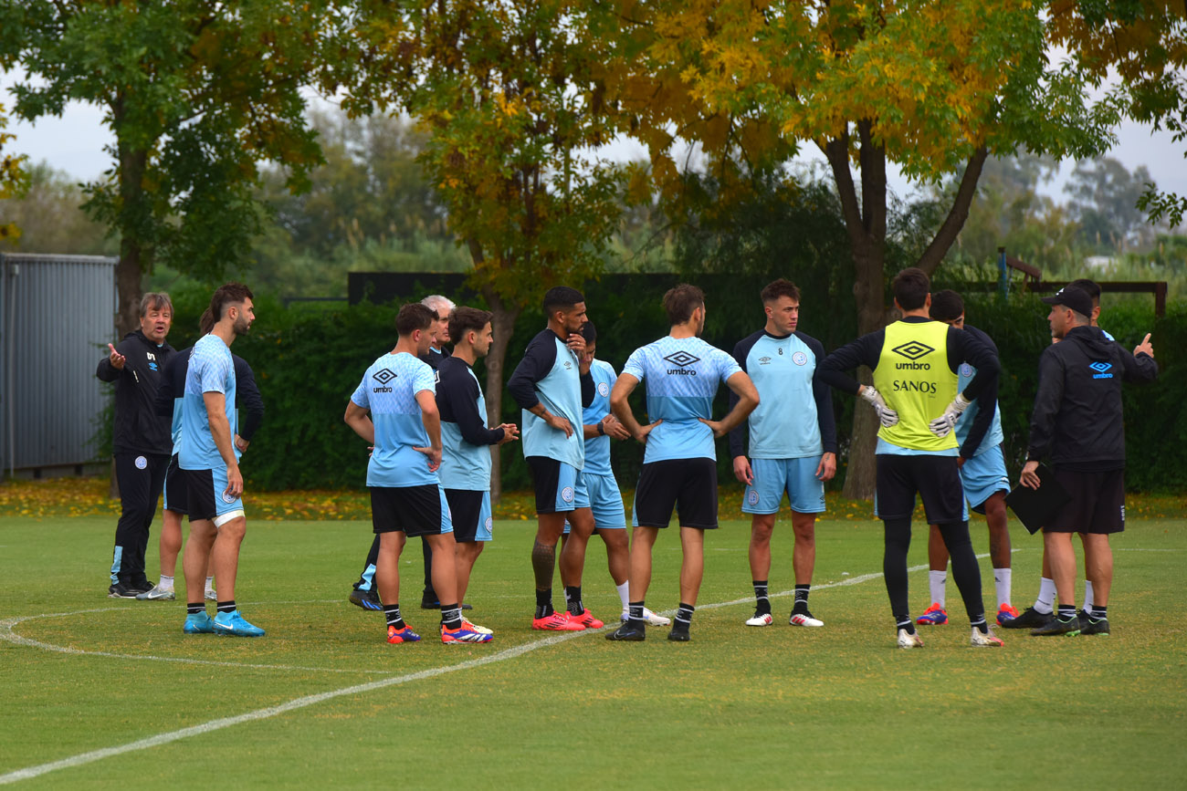 Copa Argentina. Belgrano entrena en el predio de Villa Esquiú antes de viajar a Santa Fe. (Nicolás Bravo / La Voz)