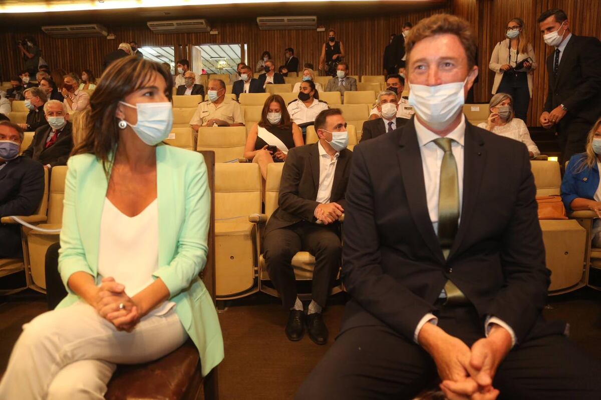 Natalia de la Sota e Ignacio García Aresca, en la ceremonia de entrega de diplomas electorales (Prensa De la Sota).