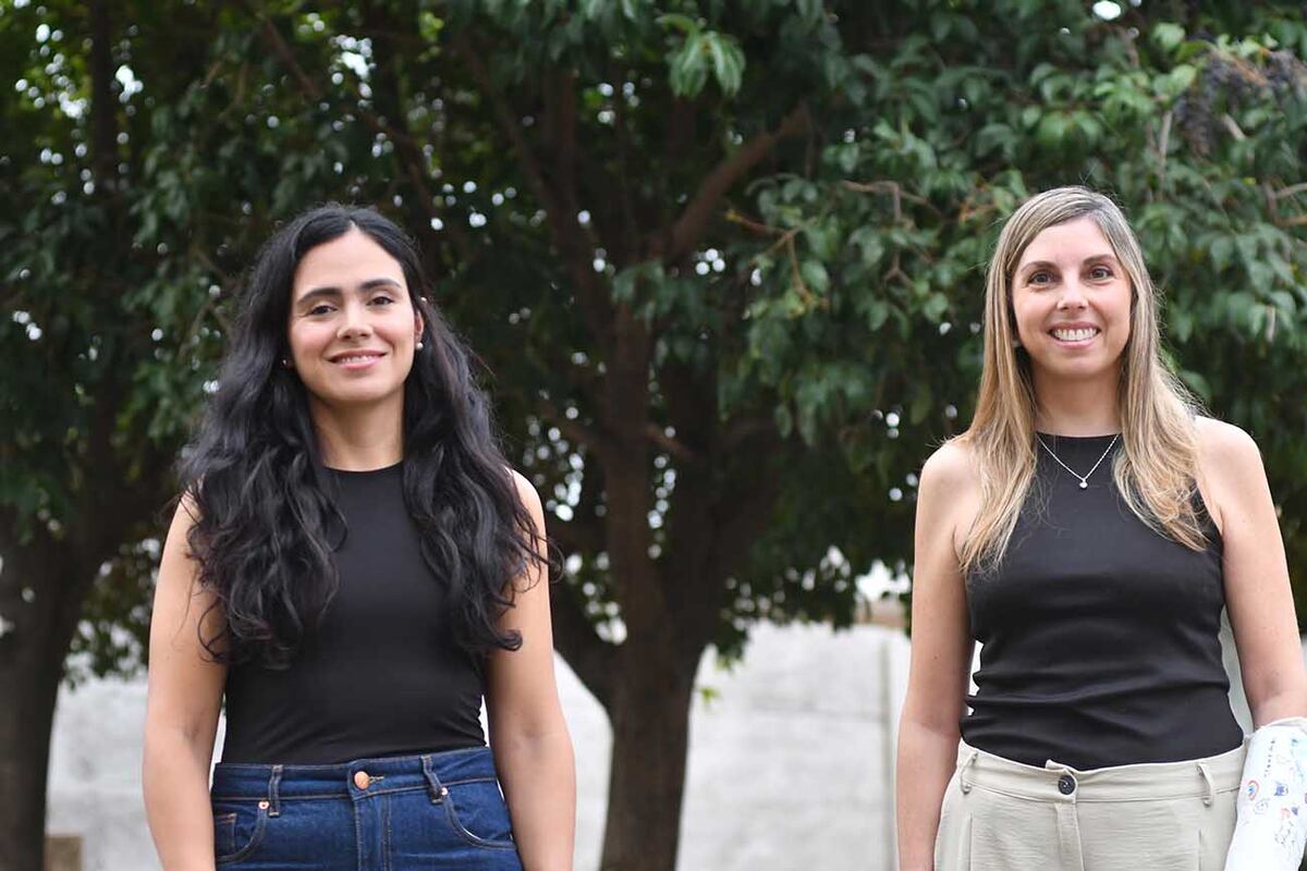 Maria Soledad Anzuay y Liliana Ludueña, microbiólogas de la UNRC e investigadoras del Conicet. (Tomás Fragueiro/La Voz)