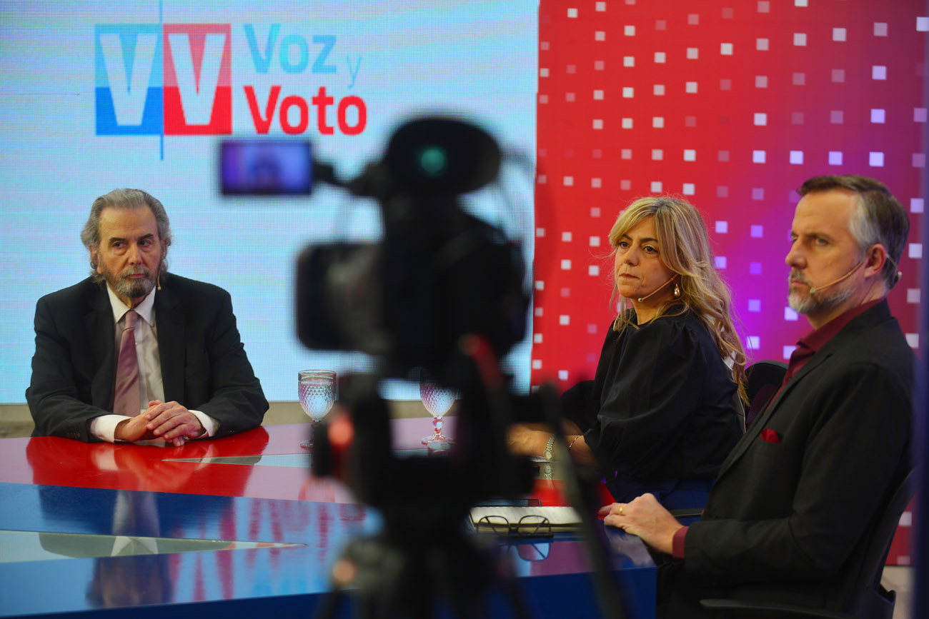 El juez de la Corte Suprema Juan Carlos Maqueda en el programa Voz y Voto. (Nicolás Bravo / La Voz)