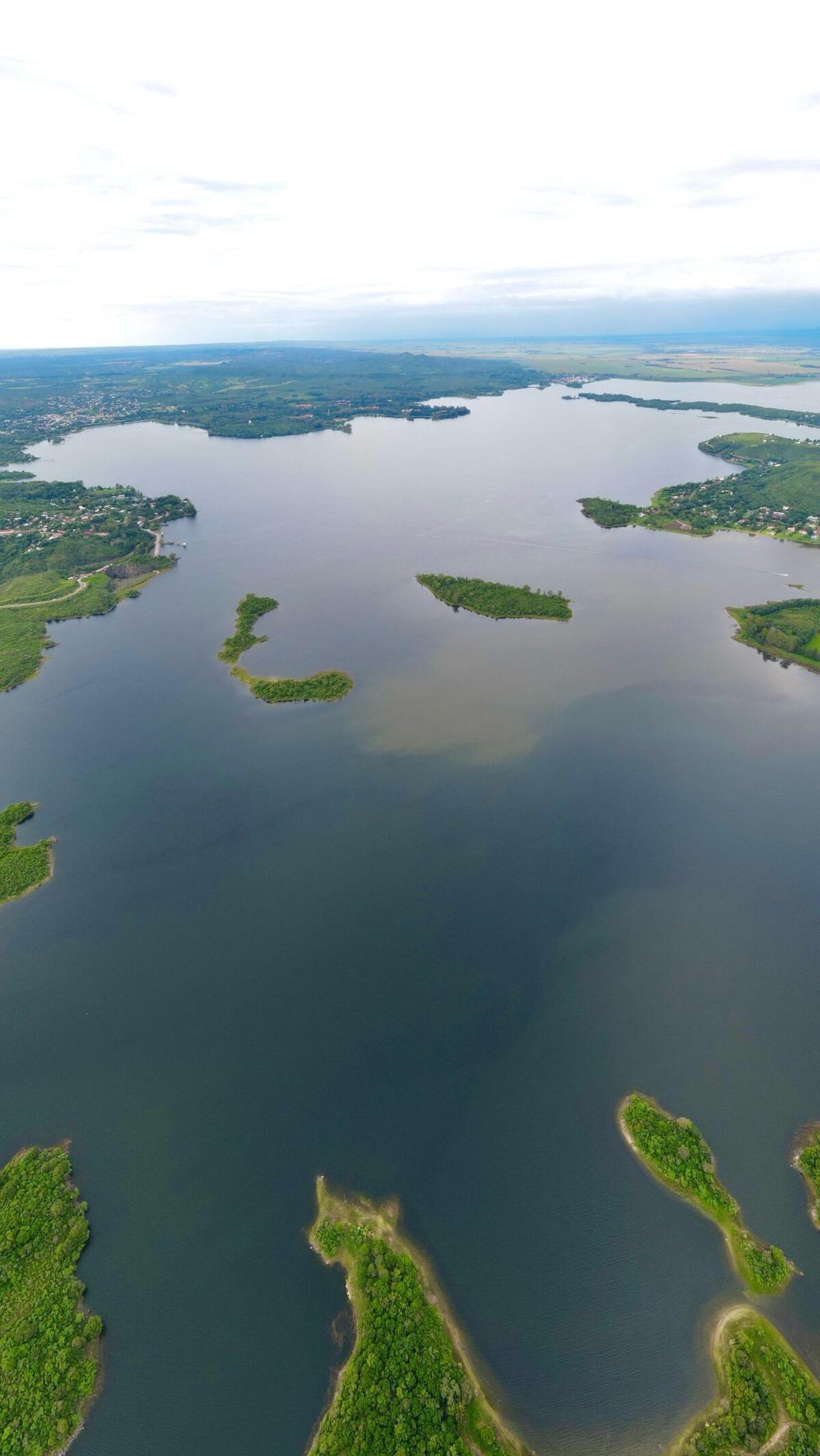 Embalse del río Tercero, casi repleto. (Matías Leon Fotografia - FM Más)