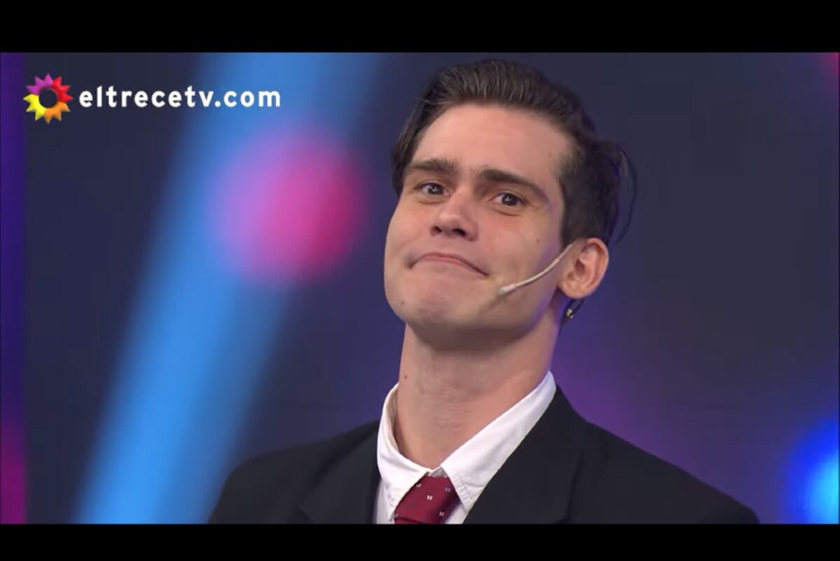Apareció el doble de Jim Carrey en "Bienvenidos a bordo" (Captura de pantalla).
