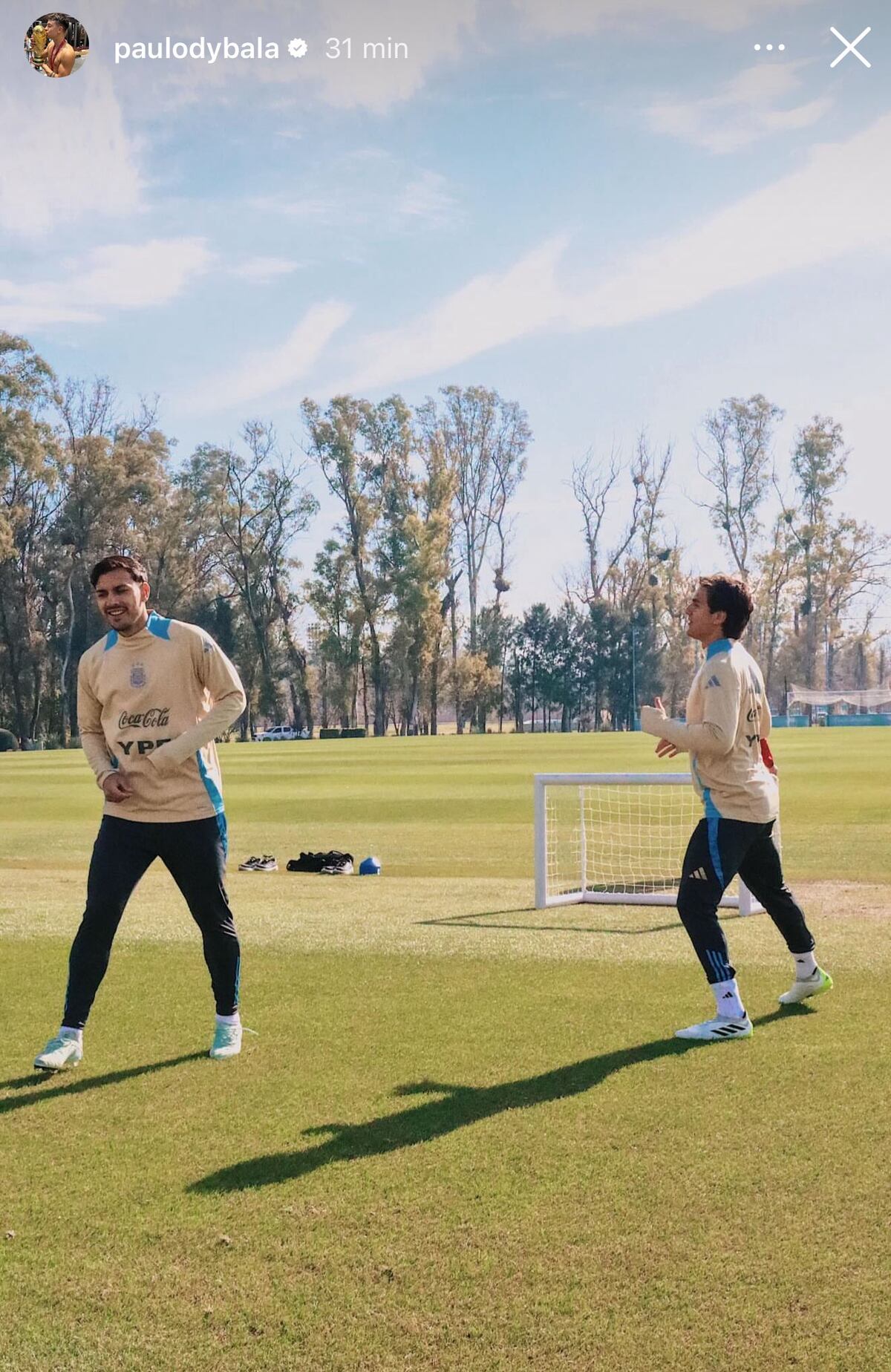Leandro Paredes se entrenó este lunes junto a Paulo Dybala en el predio Lionel Andrés Messi. (Crédito: @paulodybala)