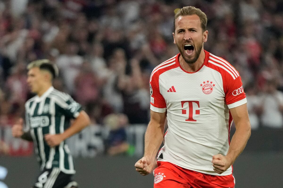 Klinsman se ve reflejado en Harry Kane. El ingles del Bayern Múnich, festeja luego de anotar el tercer gol de su conjunto ante el Manchester United en un encuentro de la Liga de Campeones, el miércoles 20 de septiembre de 2023 (AP foto/Matthias Schrader)