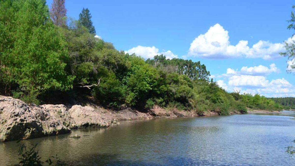 Puerto Yeruá: en el monte, Laurta había escondido un kayak para escapar con su hijo.