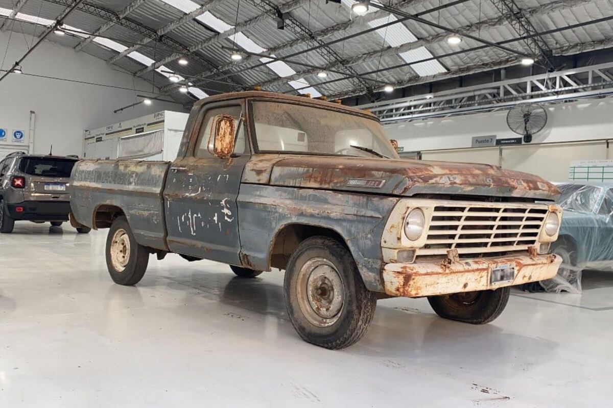 Restauración de la F100 que nació en Maipú y llegó al SEMA Show 2025.