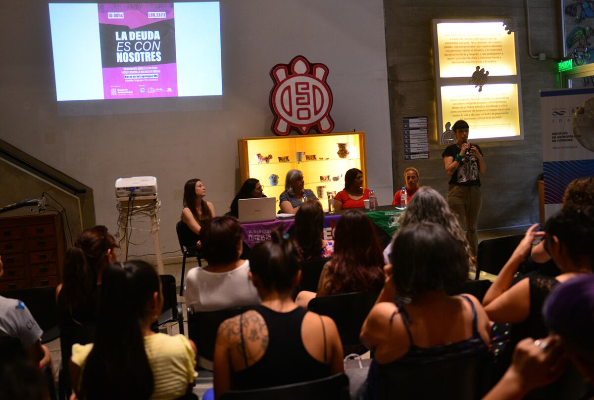 Tres organizaciones sociales presentaron datos sobre la violencia de género en Córdoba. El informe se llama La deuda es con nosotres". (Javier Ferreyra)