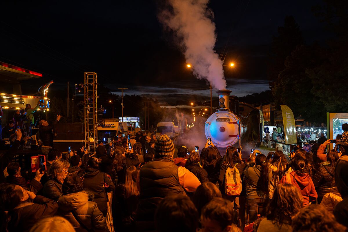 Así se vivió la celebración por los 100 años de La Trochita, en Esquel. (Foto: Turismo Esquel)