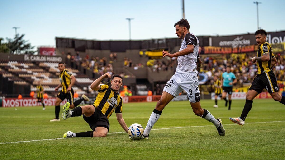 Deportivo Madryn y Gimnasia de Mendoza se enfrentaron por la final de la Primera Nacional. (Prensa Gimnasia)