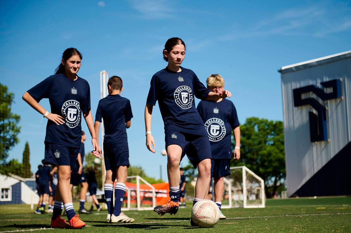 Campus Talleres: fútbol, valores y experiencias únicas para chicos y chicas. Del 16 al 20 de diciembre, niños y niñas podrán entrenar en el CARD Amadeo Nuccetelli y vivir el club desde adentro. (Prensa Talleres)