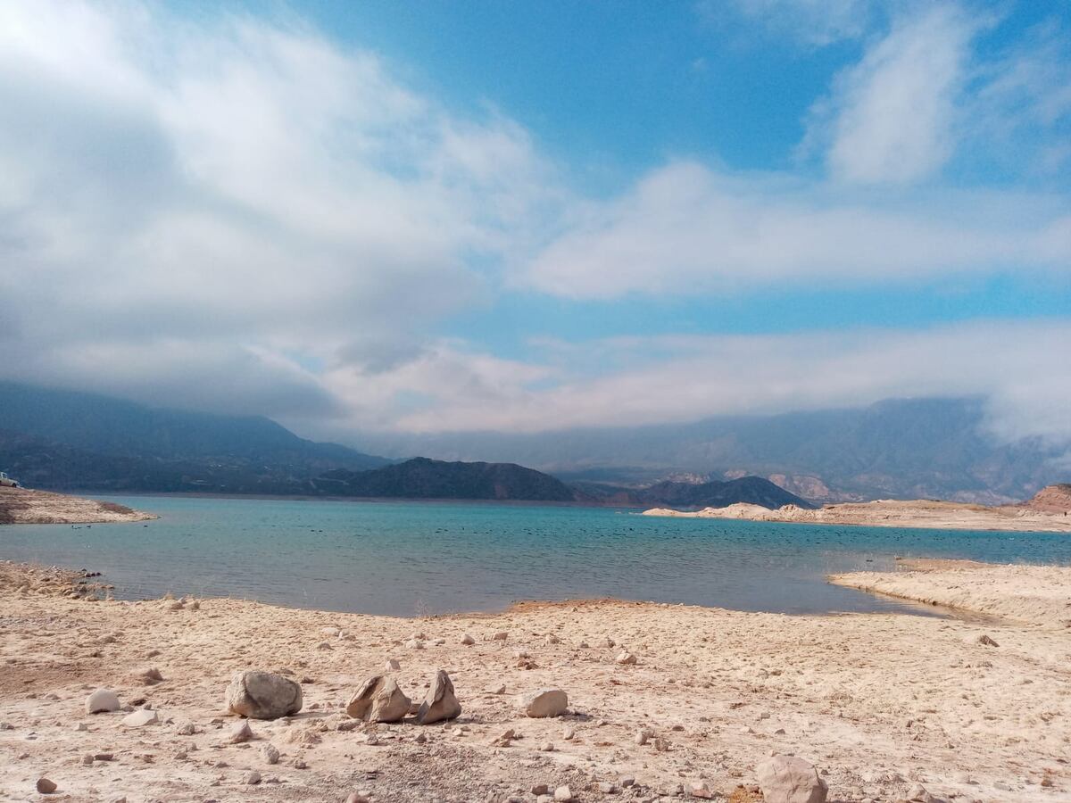Potrerillos es famosa por su espejo de agua de color turquesa. (Foto: Andrea Molina)
