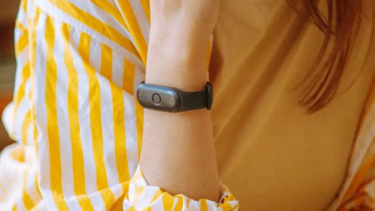 Amazon compra Bee, la pulsera que te escucha.