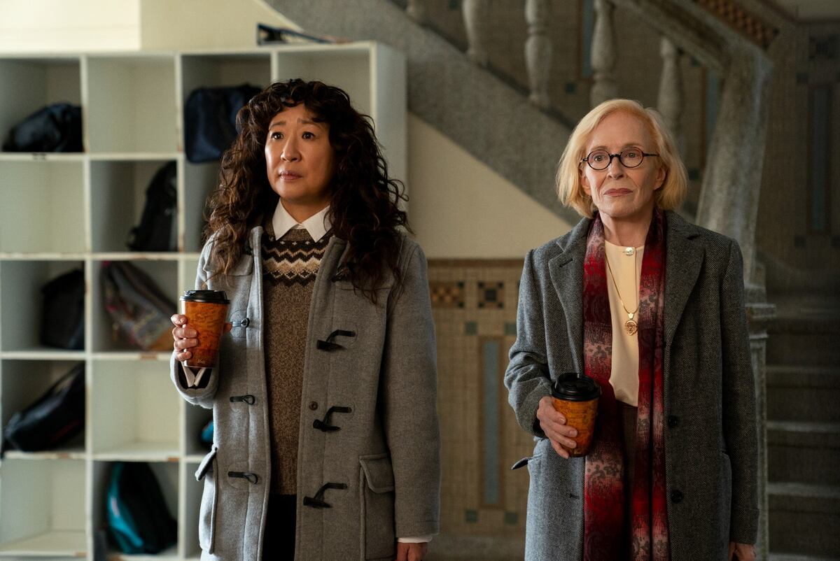Sandra Oh y Holland Taylor en "La directora". (Foto: Netflix)