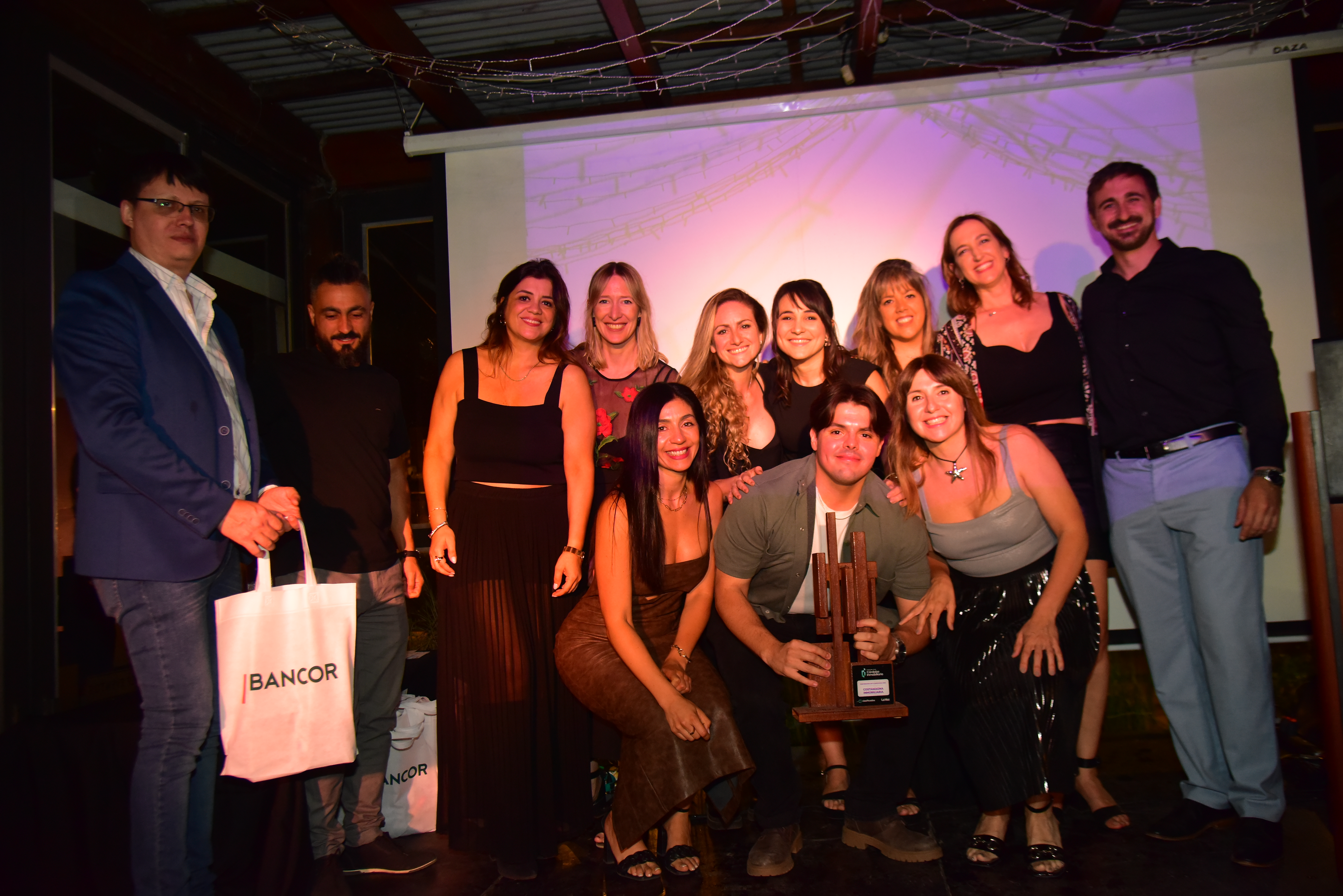 Inmobiliaria Costamagna recibió el premio de manos de Matías Merguerian. (Javier Ferreyra)