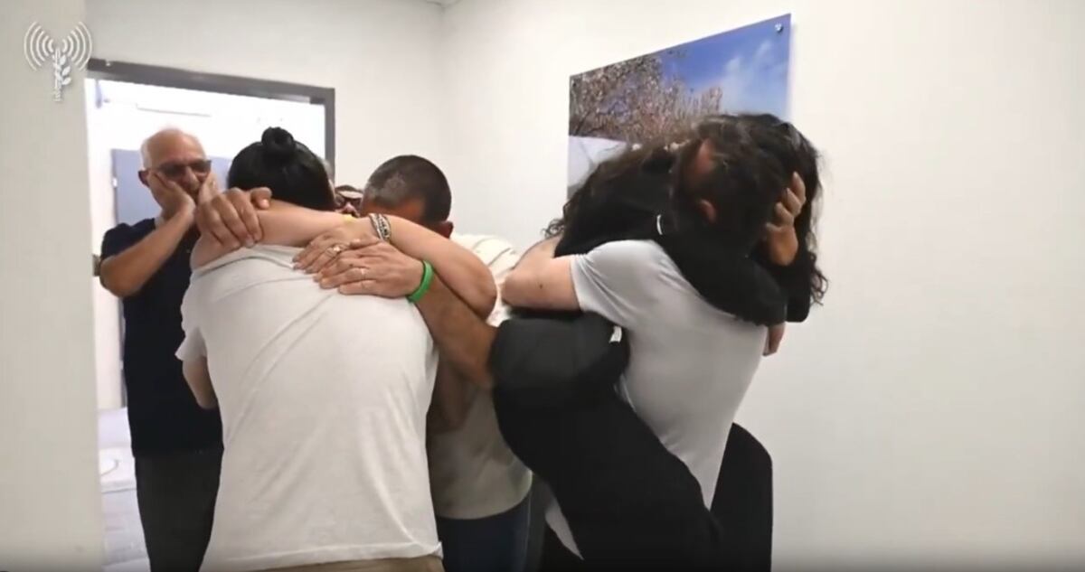 Liberación de rehenes: así fue el momento del reencuentro entre los hermanos Cunio y su familia