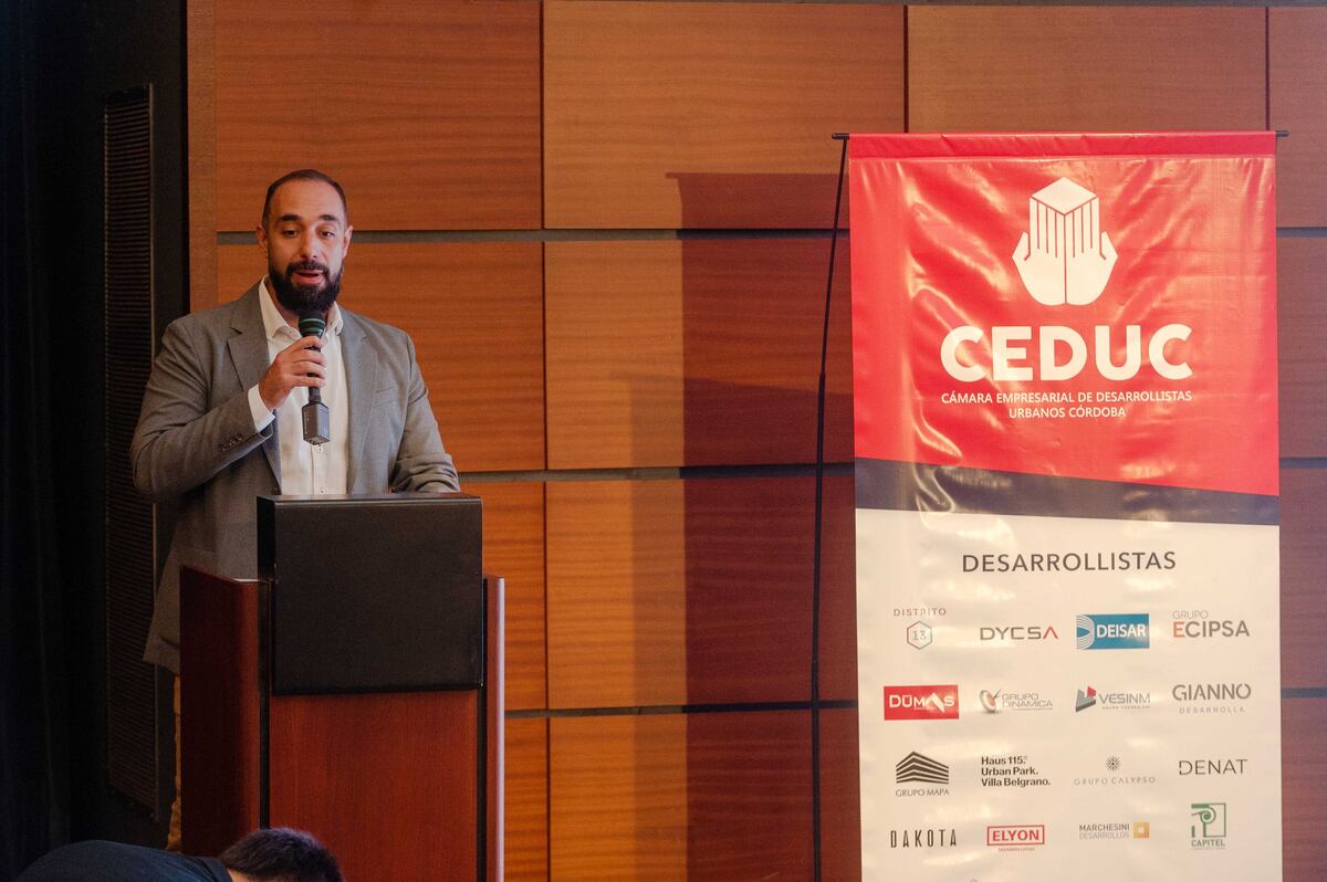 Sebastián Lazcano, gerente comercial y de Marketing de La Voz, resaltó la importancia del evento para la comunidad del desarrollo inmobiliario y la construcción. (Gentileza Thomas Mansilla-Ceduc)