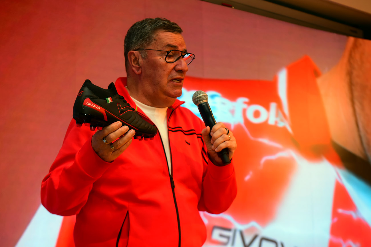 El club Instituto y la marca Givova presentaron la nueva camiseta del plantel profesional en el auditorio de La Voz.  (Nicolás Bravo / La Voz)