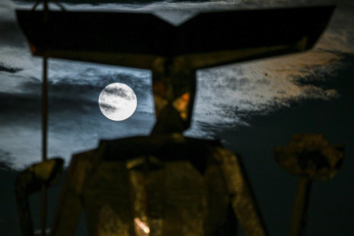 Superluna de Esturión, desde distintos lugares del planeta. (AP)
