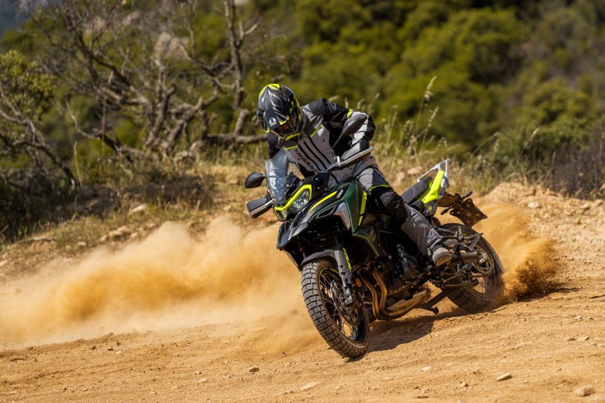 Benelli TRK 702X.