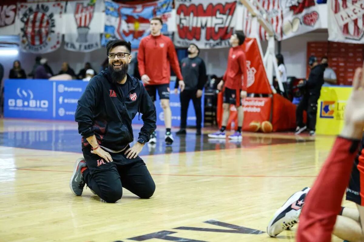 El santiagueño Fernando Suárez es el preparador físico de Instituto en la Liga Nacional. (Instagram Fernando Suárez)