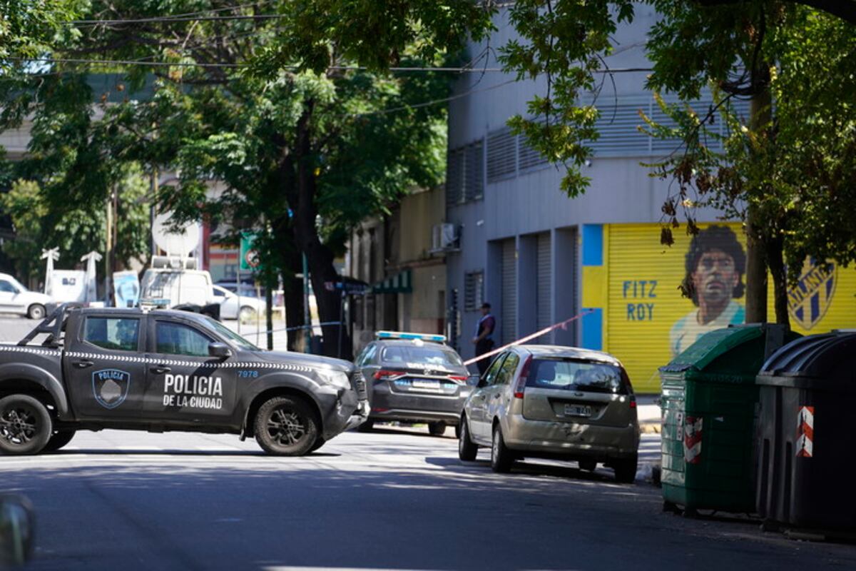 Buenos Aires: un policía alcoholizado baleó a un trabajador frente a una fábrica. (Gentileza Clarín)