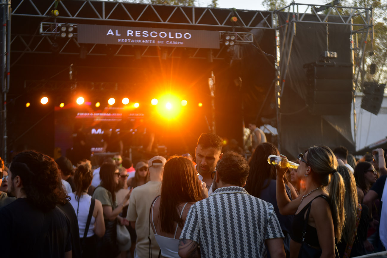 Sunset en Al Rescoldo, restaurante de campo, festival al atardecer. (Nicolás Bravo / La Voz)