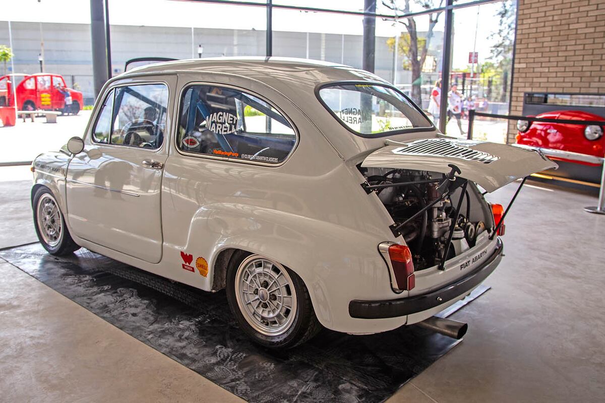 En 1976 alcanzó el récord de 250 mil unidades fabricadas y vendidas, que lo convirtieron en el modelo de mayor producción hasta ese momento de la industria automotriz argentina.