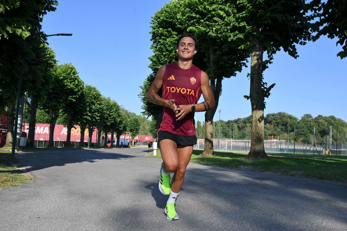 El cordobés Paulo Dybala se entrena en Roma y prepara su regreso. (Instagram Paulo Dybala / Prensa Roma).