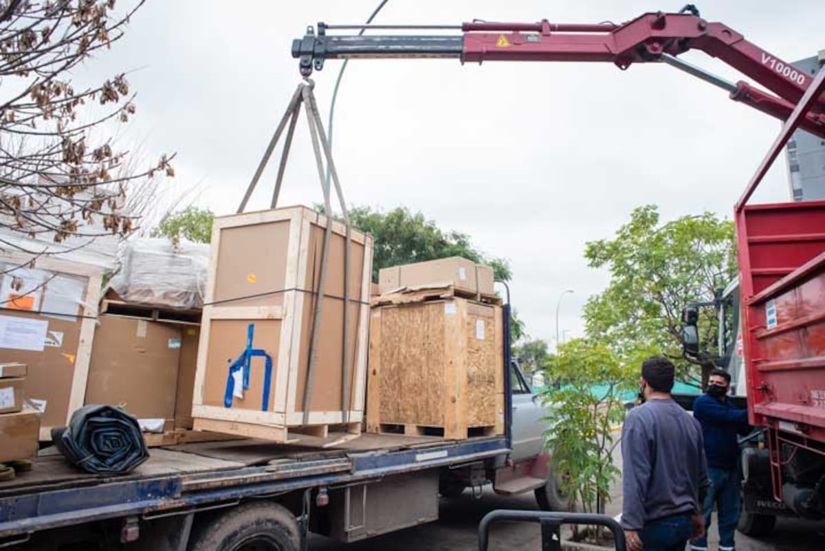 RESONADOR MAGNÉTICO. Los dos equipamientos requirieron una inversión de 1.840.000 dólares. Fueron destinados al Hospital de Niños y al Hospital Pasteur de Villa María.
