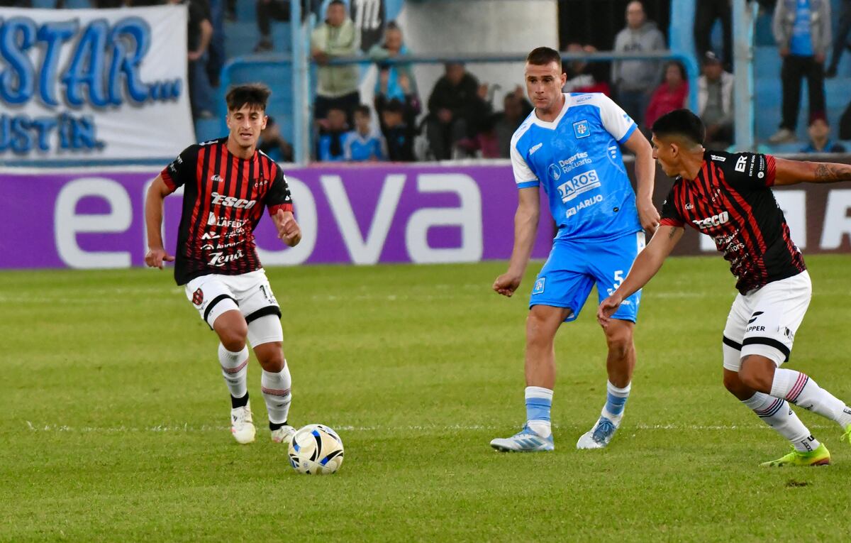 Estudiantes de Río Cuarto enfrentó de local a Patronato por la Primera Nacional. (Tomy Fragueiro / La Voz)