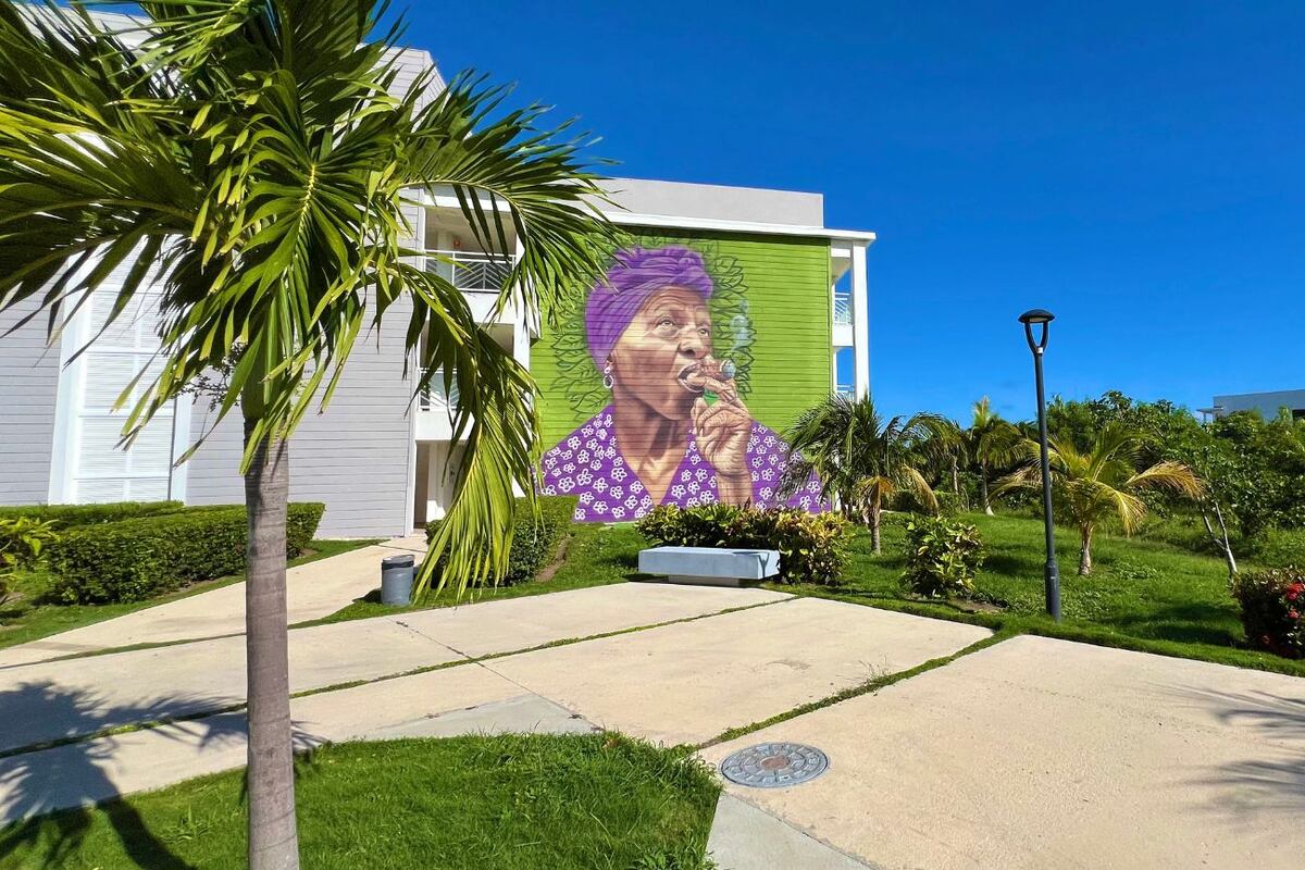 Muro intervenido artísticamente, uno de los elementos distintivos de The One Gallery Resort, foto Joaquín Palma